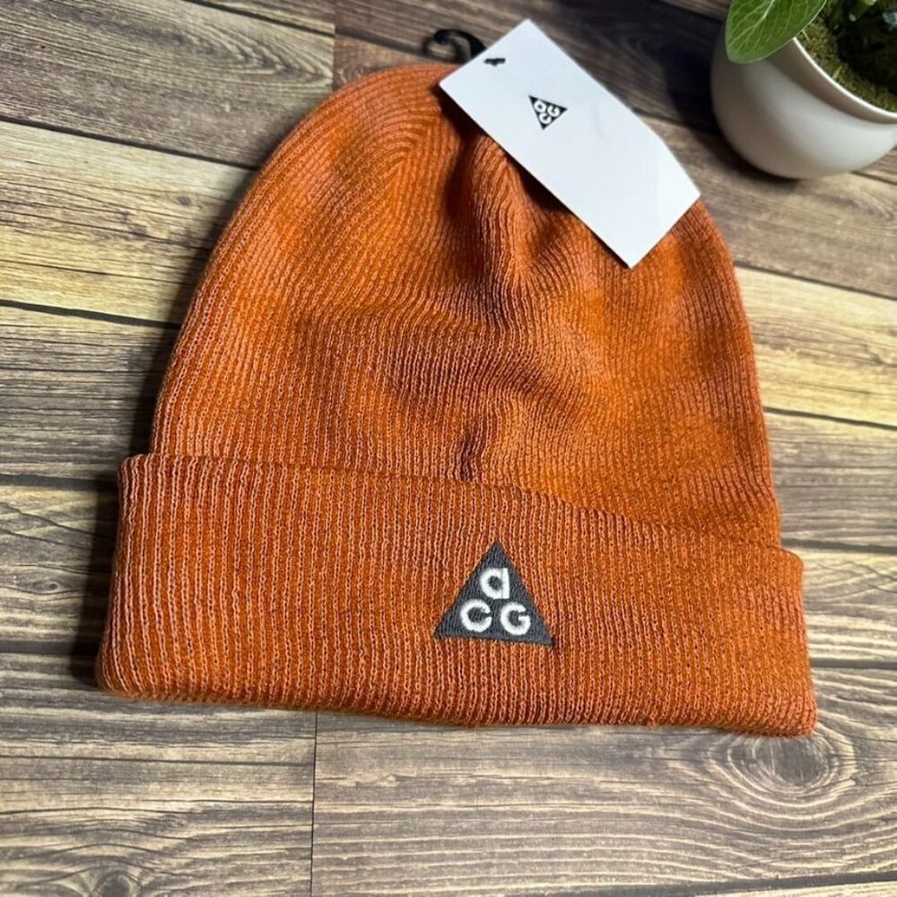 Nike Peak ACG Beanie Winter Hat NWT ONE SIZE (Orange) Unisex (FJ6297-893) - Picture 2 of 8